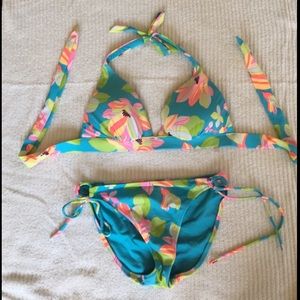 Victoria’s Secret bikini